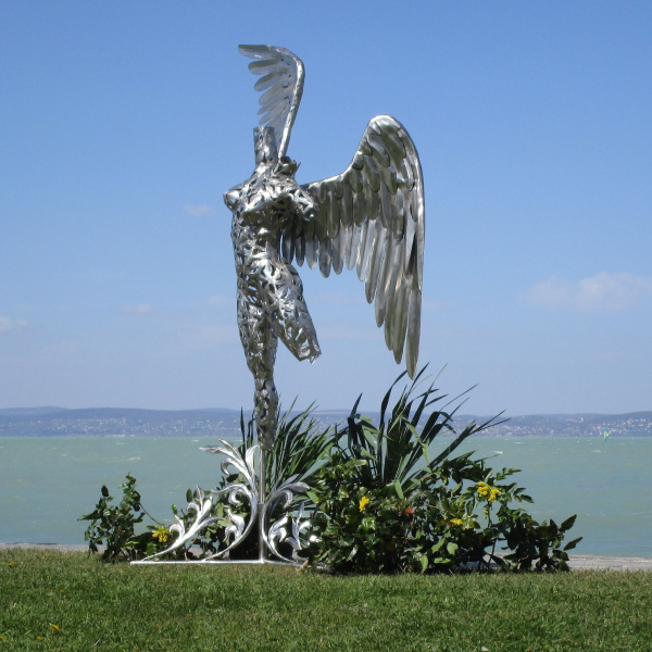 XXL angel garden sculpture